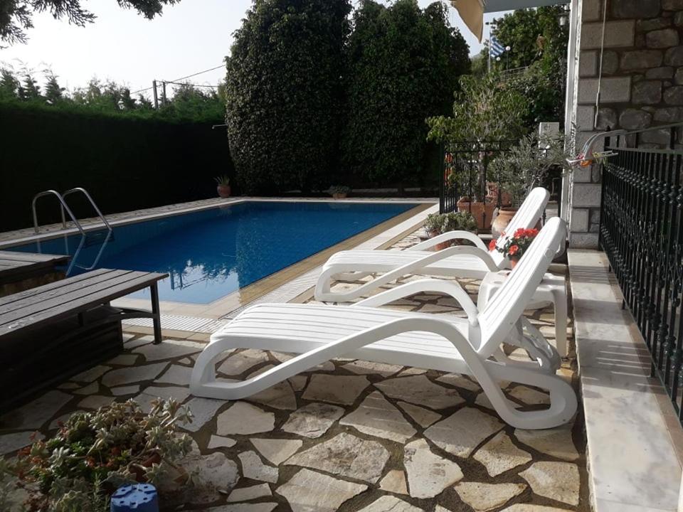 Kelly's In Stoupa *